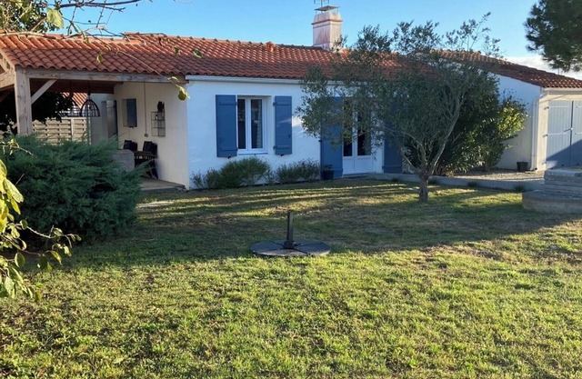 Renovated house Ile de Noirmoutier (L'Epine), in a quiet dead end, garden!