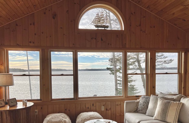 Renovated Oceanfront Cottage - Near Acadia