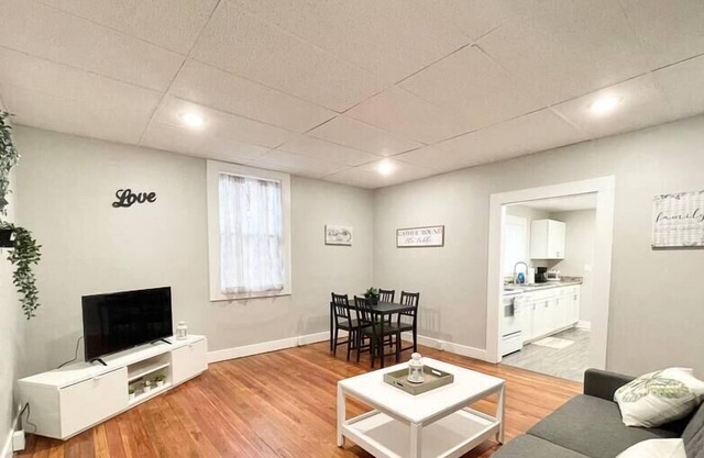 Rent 2 Neighboring Homes, Sleeps 13!