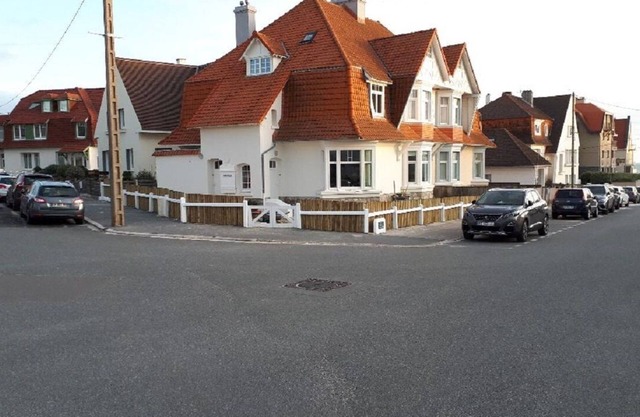 Rent a large apartment (approx. 140m²) +/- 8 people in a traditional Villa in Hardelot near the beach