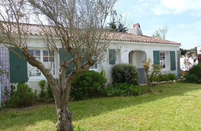 Rent House with garden 8-10 people, Île de Ré, St Clément des Baleines (17590)