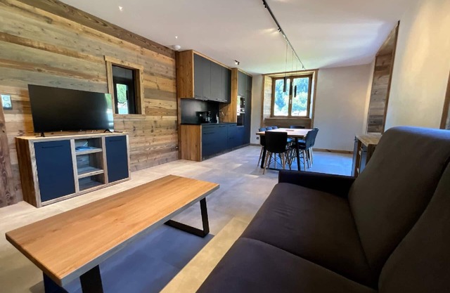 Rental of 12 gîtes and 1 chalet that can accommodate 2 to 10 people.