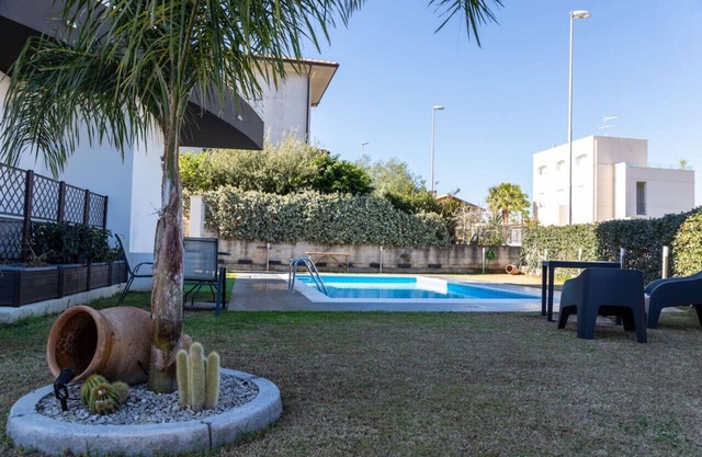 Residence Villa Nebros - Appartamento con Terrazza e Piscina