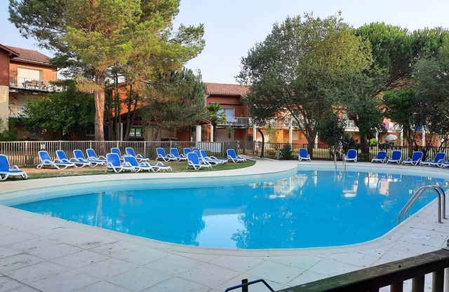 Residence AMARINE. Apartment for 4 people with terrace and heated collective swimming pool