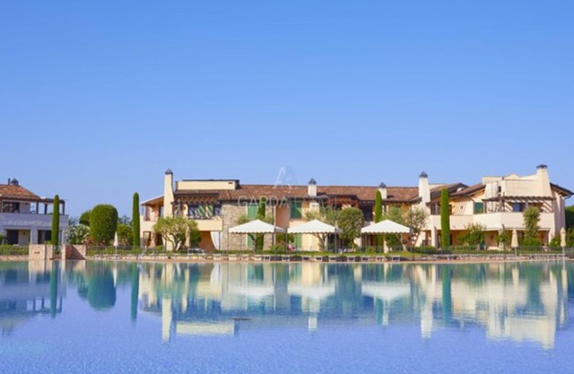 Resort Apartment - Borgo esclusivo con Piscine e Campi sportivi