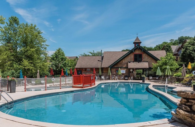 Resort | Fireplace | Free Wifi | Pool | Hot Tub | 1st Floor | 02-14