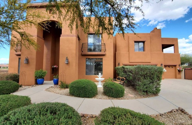 RESORT LUXURY OASIS PEACEFUL HOME-6BDRS 8BD 3 BT-PET friendly GARDEN HEATED POOL
