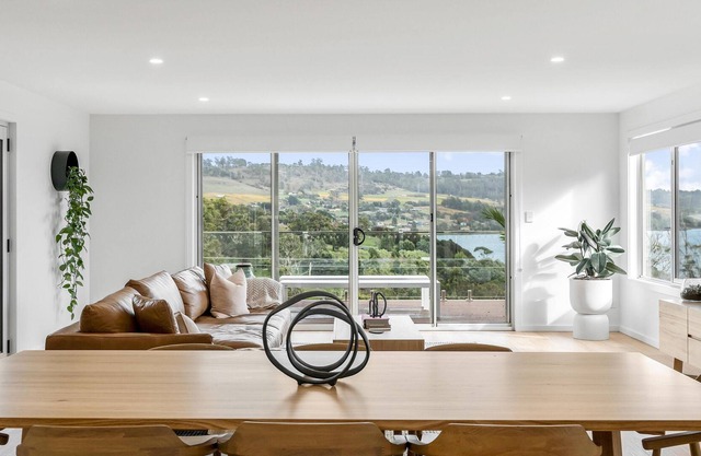 Restful River Vista (ITAS) - Stunning architectural home with wraparound Tamar River views