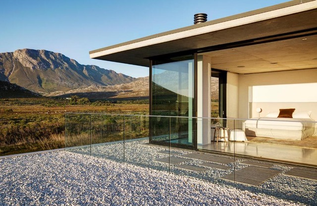 Restio River House