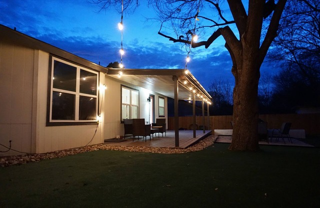 Retro South Austin Home Minutes from Downtown