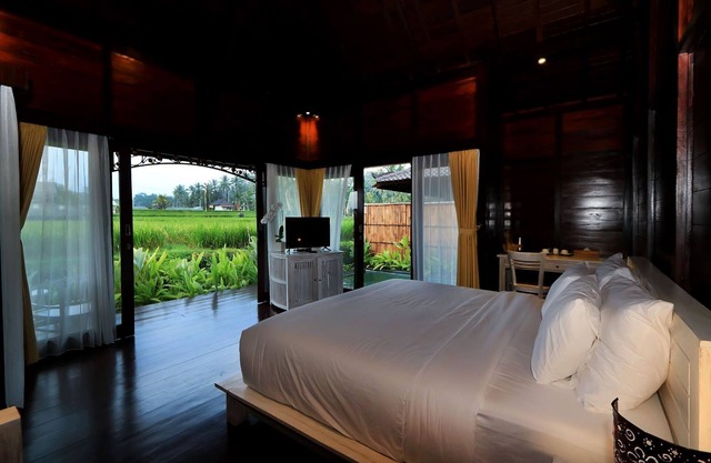Rice Field View Villa with Private Pool