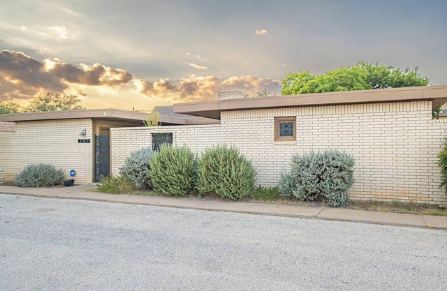 Right At Home-Midland Grand Encore with Lighted Pergola and huge trees