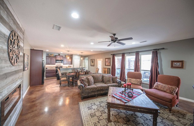 Right At Home-Midland Monterrey House