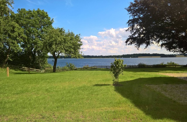 Right on the Schleiufer