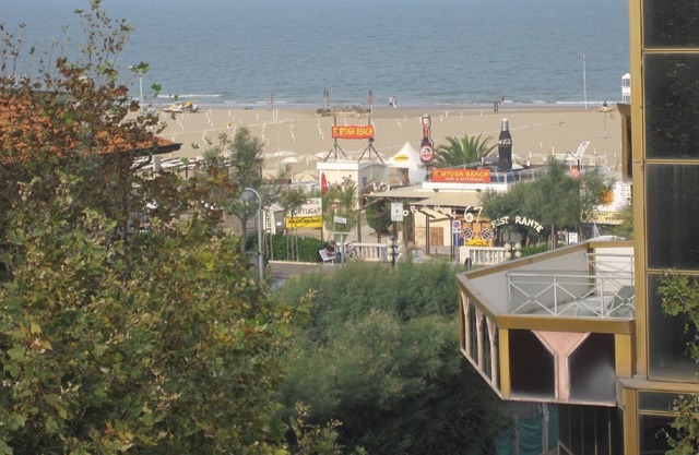 RIMINI MARE TRILOCALE LUMINOSO, COMFORTABLE AND INFORMAL