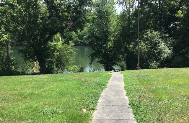 Riverfront Lodge
