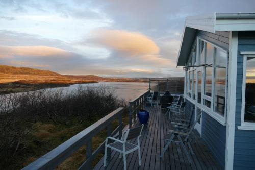 Riverfront romantic Asgardur vacation home of comfort