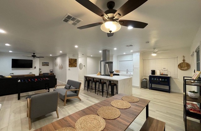 Riverside Cozy Modern Oasis with Pool