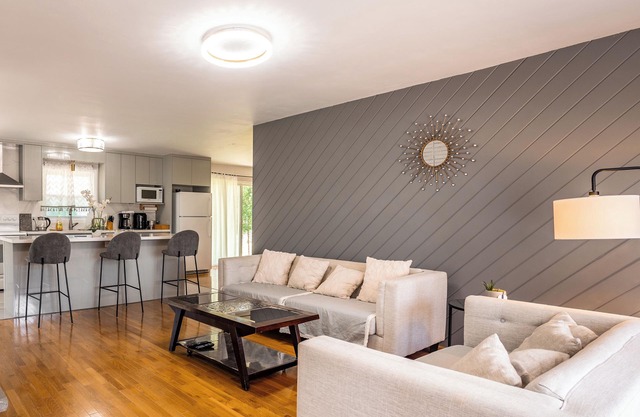 Riverview Cottage in Niagara Falls with Private Dock,10 minutes to attractions