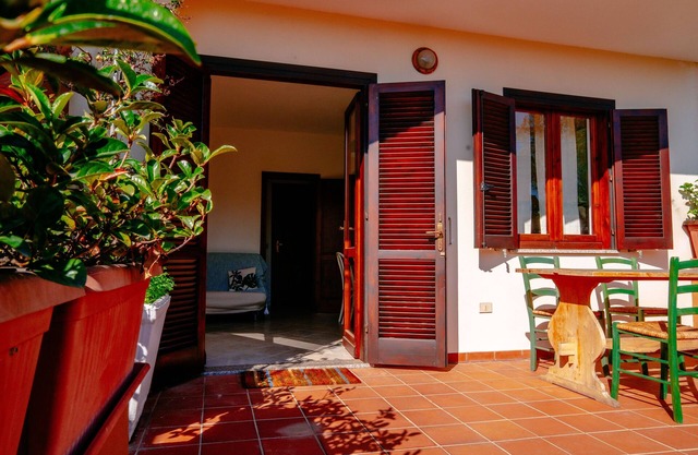 "ROBERTA" 350 mt beach. Possibility of other HOUSE same street. PET FRIENDLY.