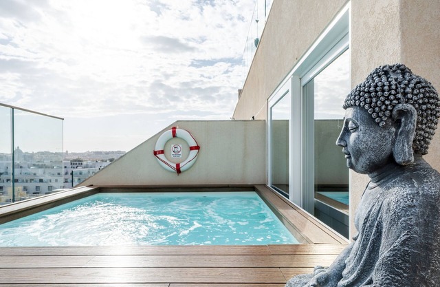 ROF | Panoramic Skyline Apartment | Private Pool & Valletta Views
