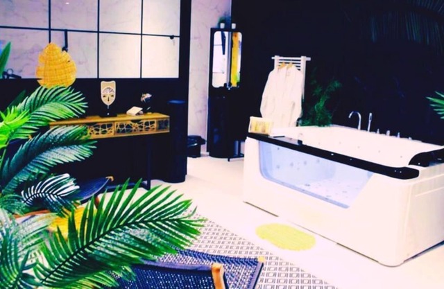 Romantic accommodation with jacuzzi and sauna