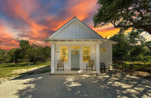 Romantic Bungalow "Carmen" on 30 Acres