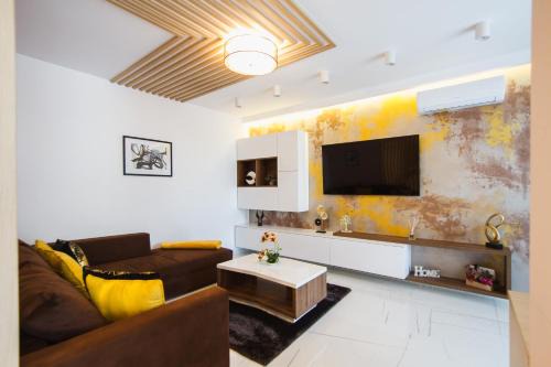 Romantic getaway at West Residence