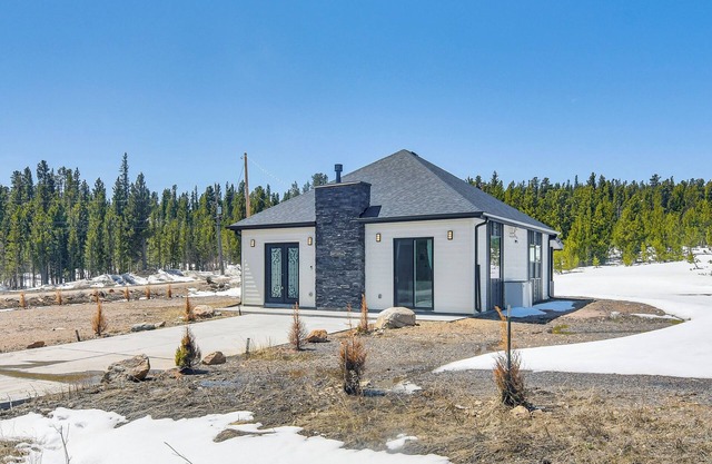Romantic Mountain Retreat w/Scenic Views!