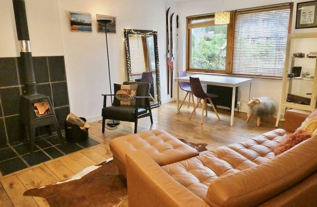 Romantic Rolltop bath & cosy woodburning-stove - Baltinna West Lodge, Newtonmore.
