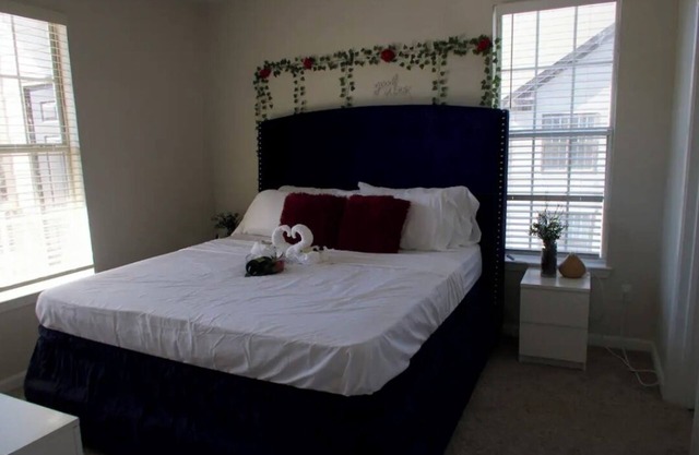 Romantic Room in ATL Free WIFI; FREE NETFLIX