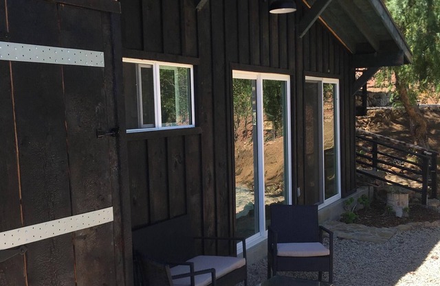 Romantic Vineyard Cottage Oasis*Writers/Creatives Paradise*Stunning Canyon View*