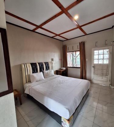 RON'S Guest House Berastagi