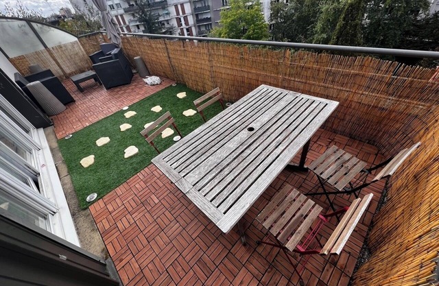 Rooftop Avec 3 Chambres, 90m2 Terrasse, vue Paris/tour Eiffel . 5min du Métro7