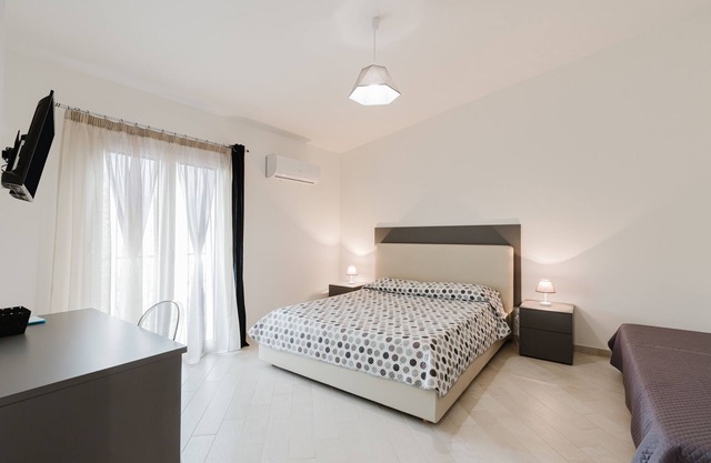 Room 'Camera 2' with Balcony, Wi-Fi and Air Conditioning