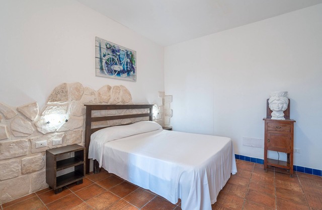 Room 'Dea Vulcano R7' with Shared Pool, Wi-Fi and Air Conditioning