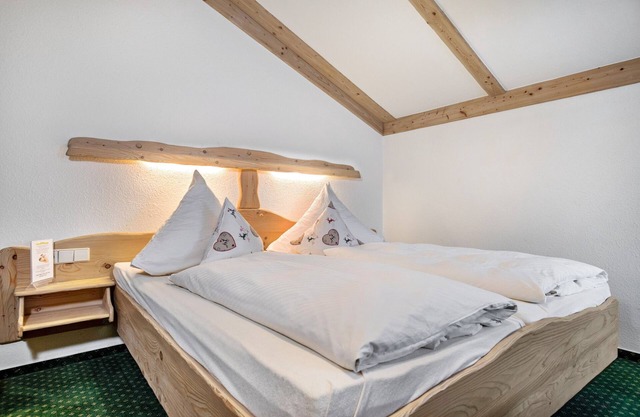 Room 'Doppelzimmer 3' with Shared Garden