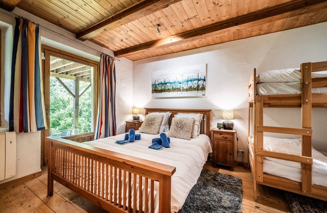 Room 'Elisthur Chambre N°3' with Mountain View, Private Terrace and Wi-Fi