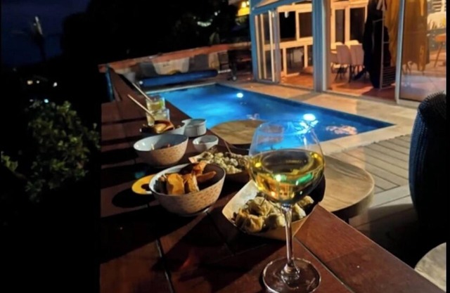 ✨ Room for rent with private bathroom - Sea & pool view ✨