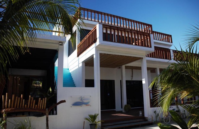 Room in BB - Master Suite Family Room with views to the lagoon and Indian Ocean