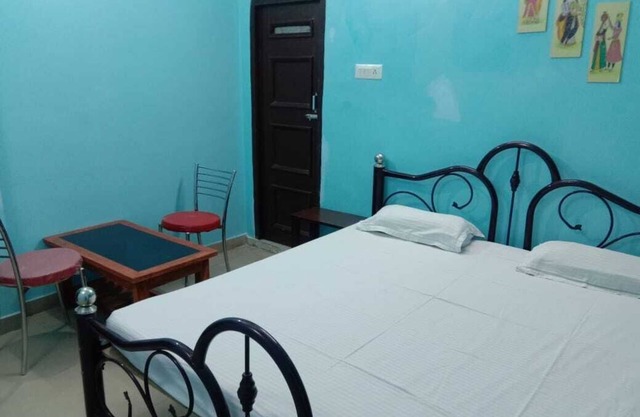 Room-janardan Homestay Lucknow