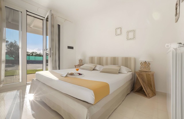 Room 'N. 3' with Shared Pool, Shared Garden and Wi-Fi