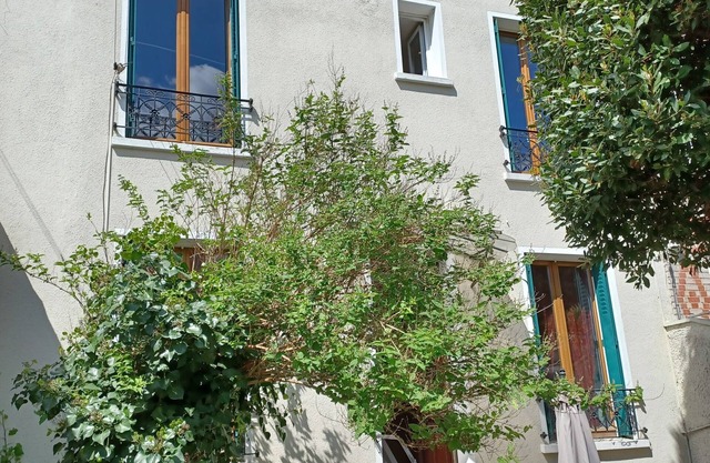 Room near Paris