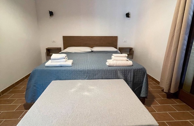 Room 'Santa Lorica - Camera 17' with Shared Pool, Wi-Fi and Air Conditioning