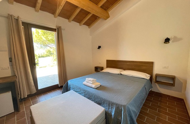 Room 'Santa Lorica - Camera 21' with Shared Pool, Wi-Fi and Air Conditioning