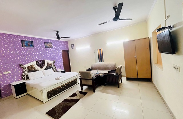 Roomshala 167 Hotel Red South Ex