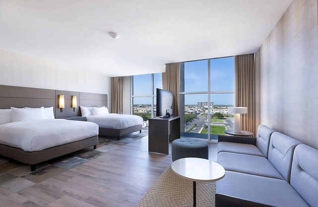 Roomy Stay l Residence Inn l 2 Studio Queens Near Shopping & Dining
