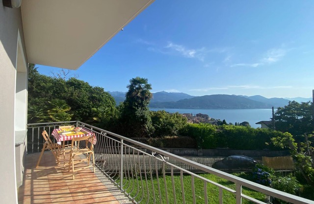 Rosa dei Venti apartment with lake view in Baveno