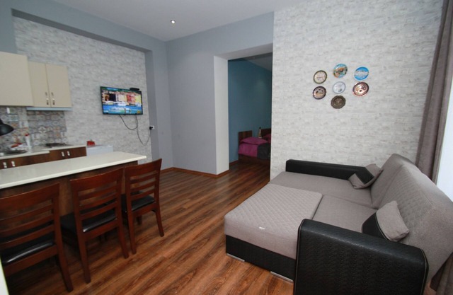 Rose apartment in tbilisis(+transfer +tours)
