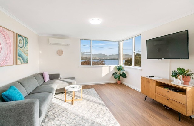 Rose Bay Retreat